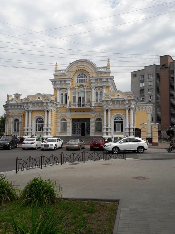 Апартаменты в центре Черкаси Екстер'єр фото